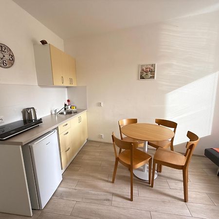 Apartmany Leto Frýdek-Místek エクステリア 写真