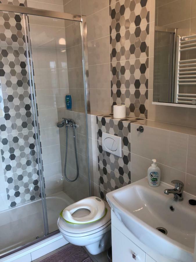 Apartmany Leto Frýdek-Místek エクステリア 写真