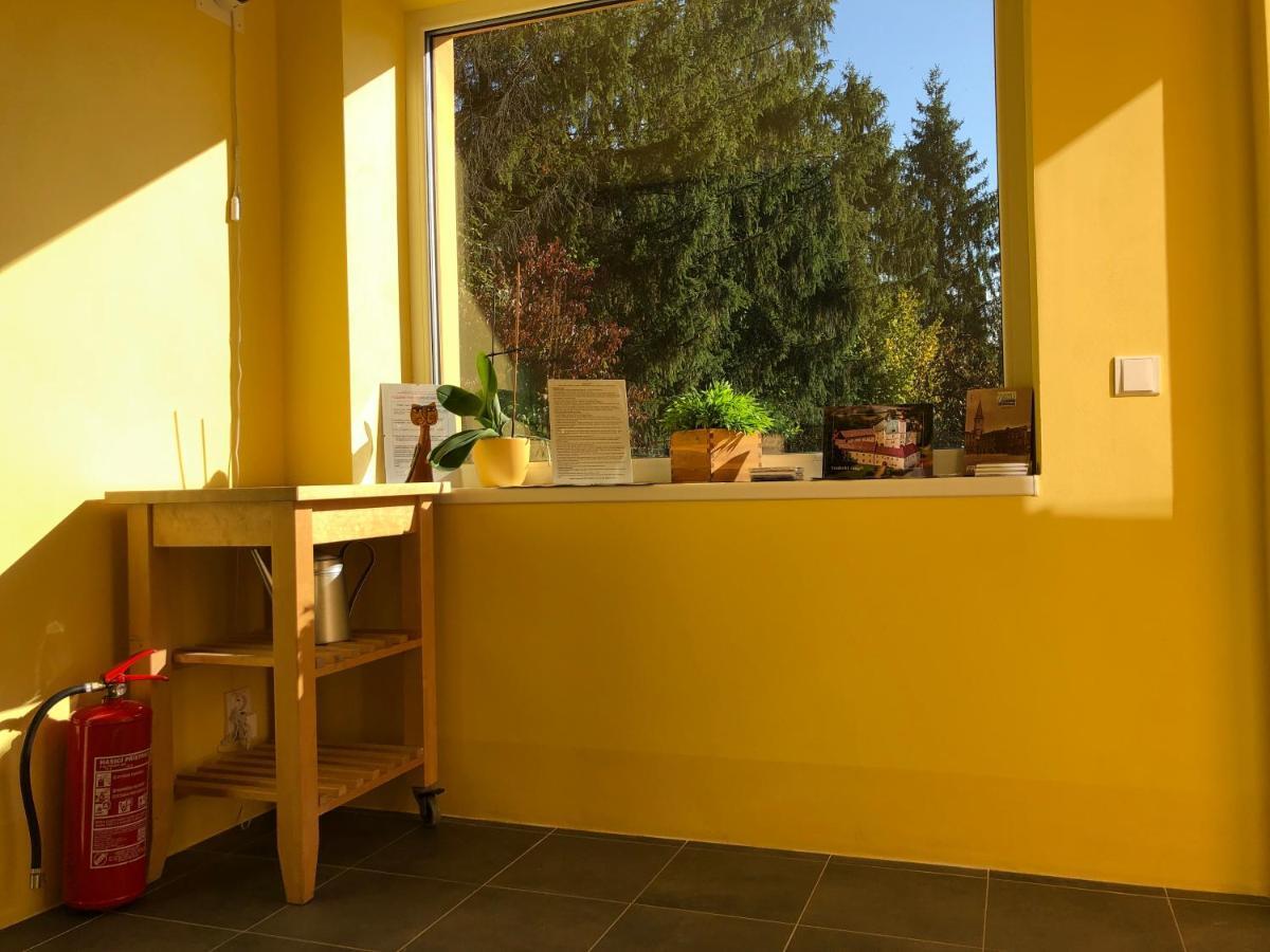 Apartmany Leto Frýdek-Místek エクステリア 写真